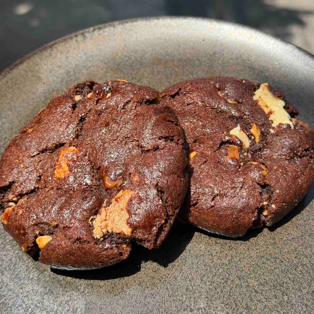 White chocolate macadamia cookie
