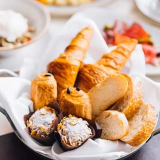 3-4 Mini Pastries Box