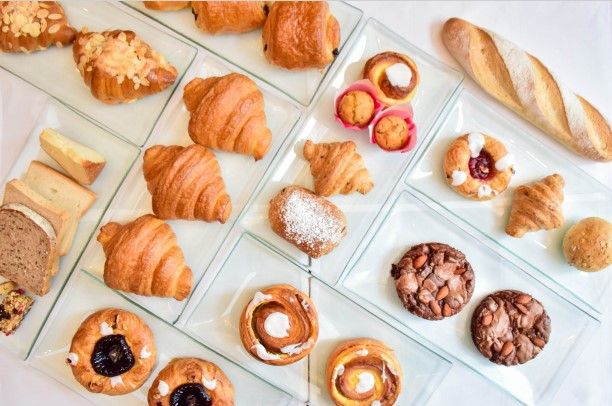 Pastries Surprise Bag 🥧